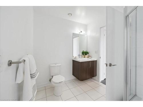 1702-85 Duke Street W, Kitchener, ON - Indoor Photo Showing Bathroom