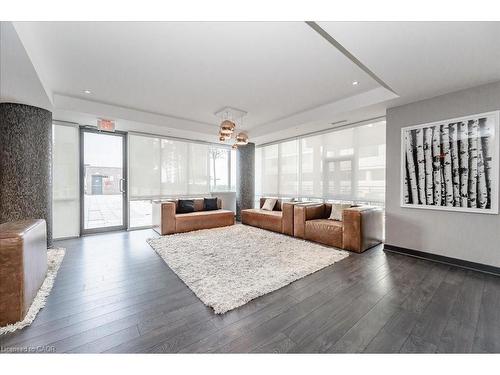 1702-85 Duke Street W, Kitchener, ON - Indoor Photo Showing Living Room