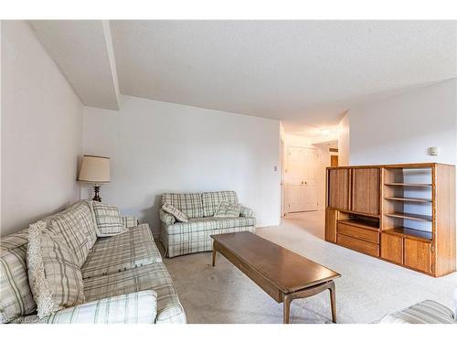 304 (3D)-67 Caroline Street S, Hamilton, ON - Indoor Photo Showing Living Room