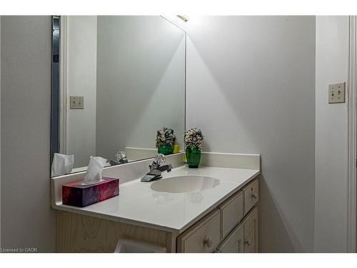 304 (3D)-67 Caroline Street S, Hamilton, ON - Indoor Photo Showing Bathroom