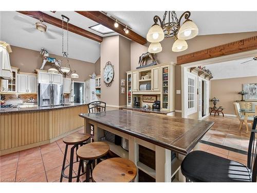 5590 Blind Line, Burlington, ON - Indoor