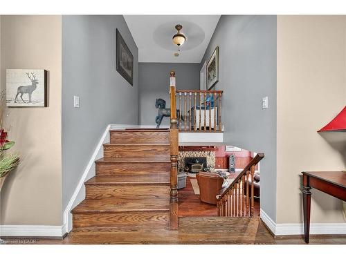 5590 Blind Line, Burlington, ON - Indoor Photo Showing Other Room