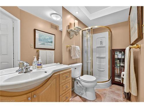 5590 Blind Line, Burlington, ON - Indoor Photo Showing Bathroom