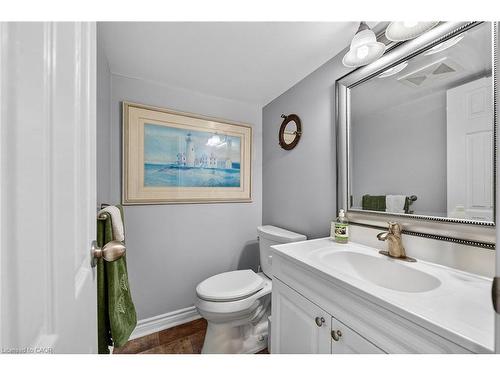 5590 Blind Line, Burlington, ON - Indoor Photo Showing Bathroom