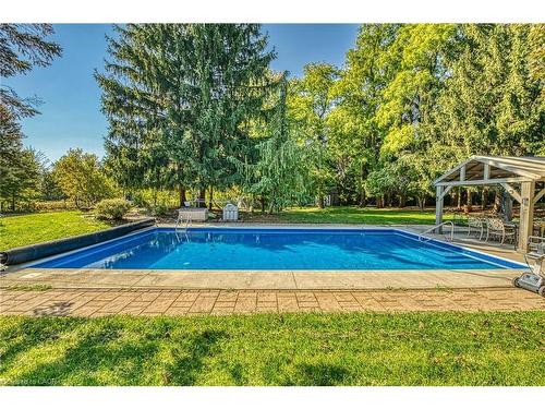 5590 Blind Line, Burlington, ON - Outdoor With In Ground Pool With Backyard
