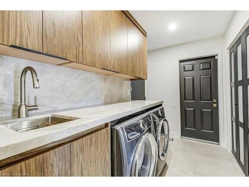9 Foresthill Crescent, Fonthill, ON - Indoor Photo Showing Laundry Room