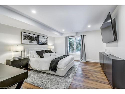 9 Foresthill Crescent, Fonthill, ON - Indoor Photo Showing Bedroom