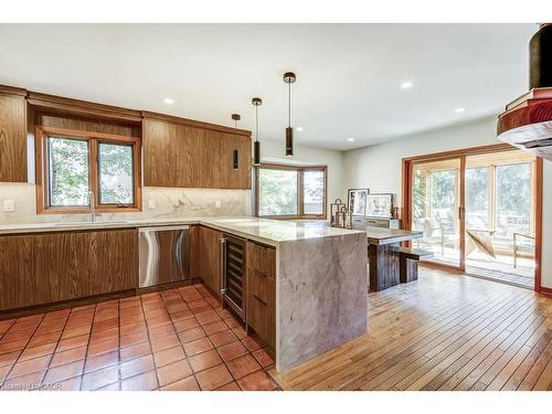 9 Foresthill Crescent, Fonthill, ON - Indoor Photo Showing Kitchen