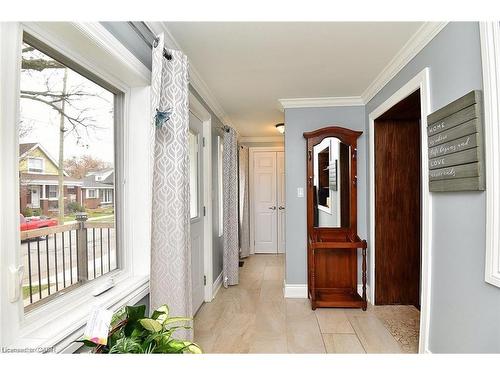 293 Fairfield Avenue, Hamilton, ON - Indoor Photo Showing Other Room