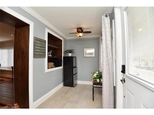 293 Fairfield Avenue, Hamilton, ON - Indoor Photo Showing Other Room