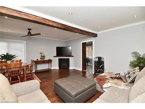 293 Fairfield Avenue, Hamilton, ON - Indoor Photo Showing Living Room