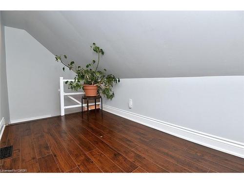 293 Fairfield Avenue, Hamilton, ON - Indoor Photo Showing Other Room