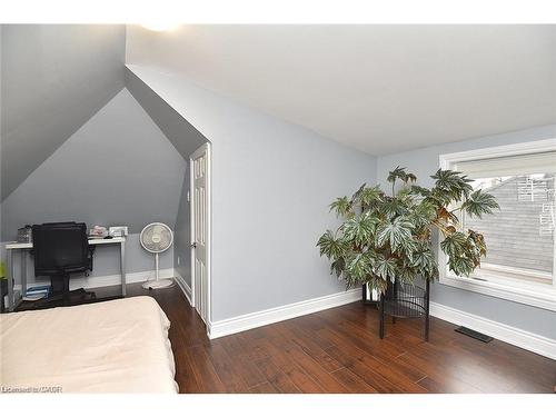 293 Fairfield Avenue, Hamilton, ON - Indoor Photo Showing Other Room