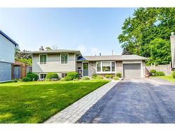 5203 Broughton Crescent  Burlington, ON L7L 3C1