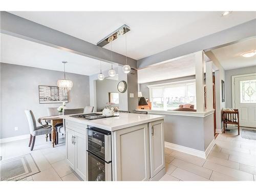 5203 Broughton Crescent, Burlington, ON - Indoor