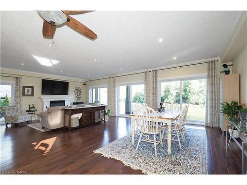 530 St Andrew Street E, Fergus, ON - Indoor With Fireplace