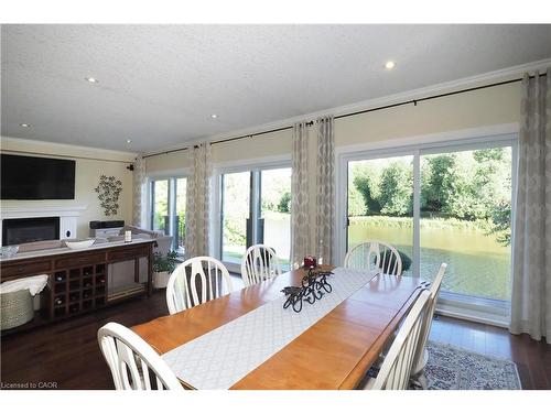 530 St Andrew Street E, Fergus, ON - Indoor Photo Showing Dining Room