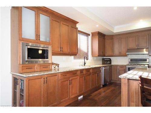 530 St Andrew Street E, Fergus, ON - Indoor Photo Showing Kitchen