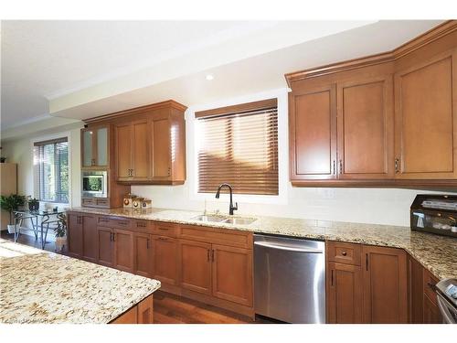 530 St Andrew Street E, Fergus, ON - Indoor Photo Showing Kitchen With Double Sink