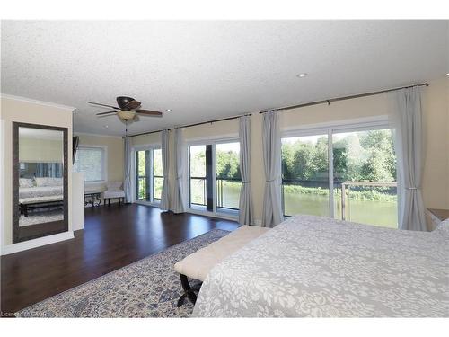 530 St Andrew Street E, Fergus, ON - Indoor Photo Showing Bedroom