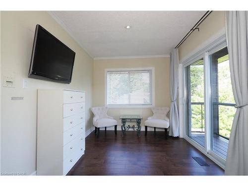 530 St Andrew Street E, Fergus, ON - Indoor