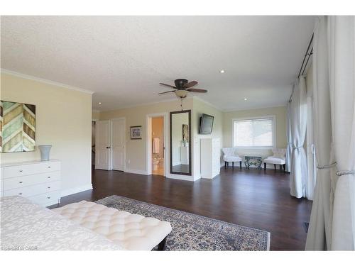 530 St Andrew Street E, Fergus, ON - Indoor