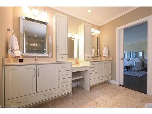 530 St Andrew Street E, Fergus, ON - Indoor Photo Showing Bathroom