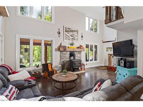 8 15Th Avenue, South Bruce Peninsula, ON - Indoor Photo Showing Living Room With Fireplace