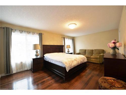 130 Coopershawk Street, Kitchener, ON - Indoor Photo Showing Bedroom