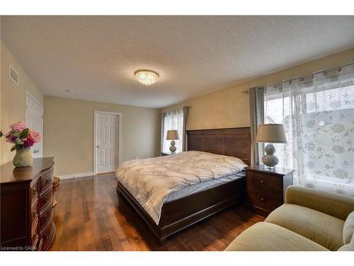 130 Coopershawk Street, Kitchener, ON - Indoor Photo Showing Bedroom
