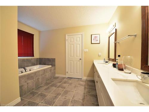 130 Coopershawk Street, Kitchener, ON - Indoor Photo Showing Bathroom