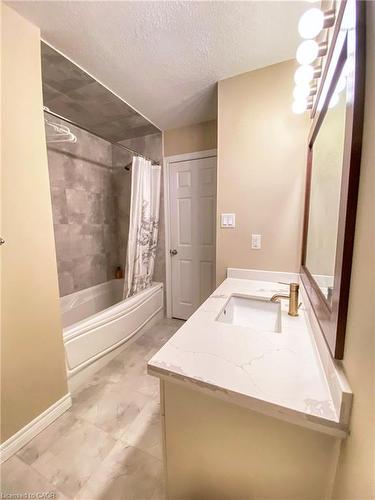 130 Coopershawk Street, Kitchener, ON - Indoor Photo Showing Bathroom