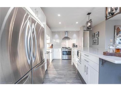 17C-67 Caroline Street S, Hamilton, ON - Indoor Photo Showing Kitchen With Upgraded Kitchen