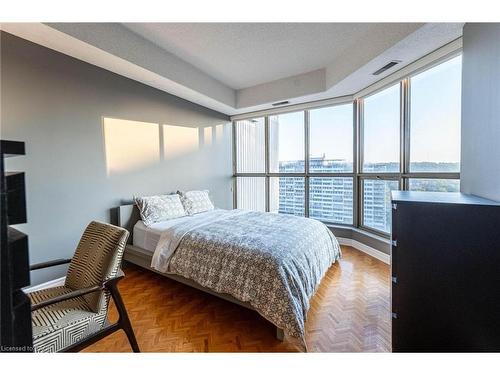17C-67 Caroline Street S, Hamilton, ON - Indoor Photo Showing Bedroom