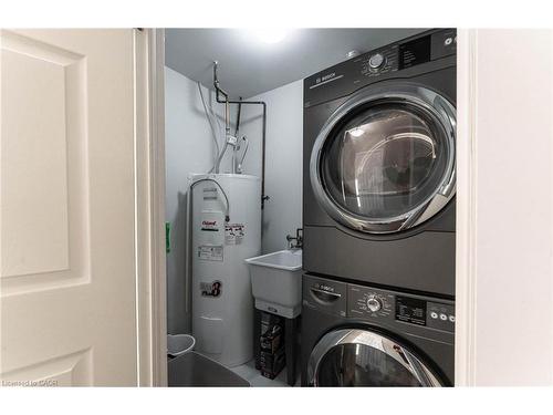 17C-67 Caroline Street S, Hamilton, ON - Indoor Photo Showing Laundry Room