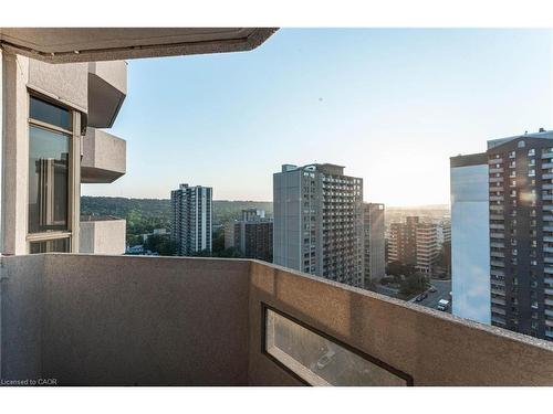 17C-67 Caroline Street S, Hamilton, ON - Outdoor