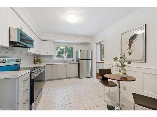 544 Glen Manor Boulevard, Waterloo, ON - Indoor Photo Showing Kitchen