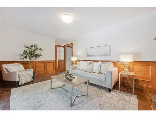 544 Glen Manor Boulevard, Waterloo, ON - Indoor Photo Showing Living Room