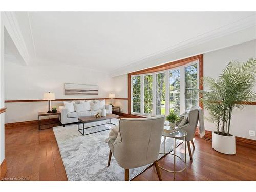 544 Glen Manor Boulevard, Waterloo, ON - Indoor Photo Showing Living Room