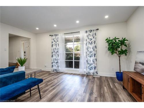 389 Dunvegan Drive, Waterloo, ON - Indoor