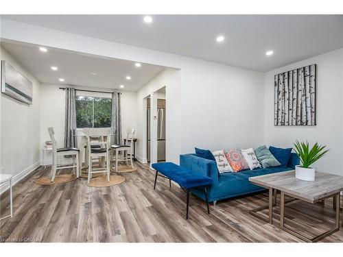 389 Dunvegan Drive, Waterloo, ON - Indoor