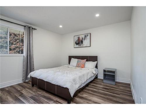 389 Dunvegan Drive, Waterloo, ON - Indoor Photo Showing Bedroom