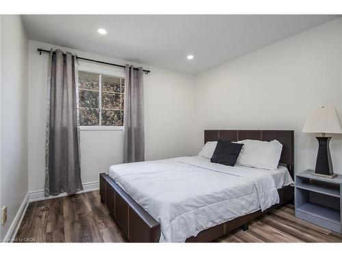 389 Dunvegan Drive, Waterloo, ON - Indoor Photo Showing Bedroom