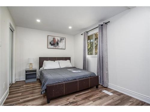 389 Dunvegan Drive, Waterloo, ON - Indoor Photo Showing Bedroom