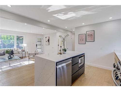 13 Skyland Drive, Hamilton, ON - Indoor Photo Showing Other Room