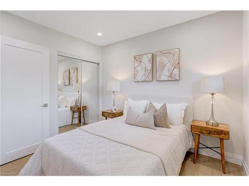 13 Skyland Drive, Hamilton, ON - Indoor Photo Showing Bedroom