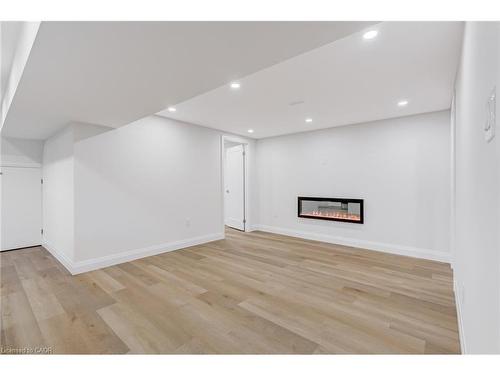 13 Skyland Drive, Hamilton, ON - Indoor Photo Showing Other Room