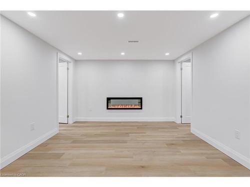 13 Skyland Drive, Hamilton, ON - Indoor Photo Showing Other Room