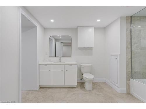 13 Skyland Drive, Hamilton, ON - Indoor Photo Showing Bathroom