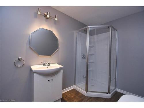 29 Riviera Ridge, Stoney Creek, ON - Indoor Photo Showing Bathroom